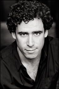 Stephen Mangan