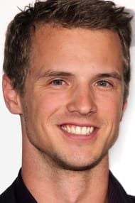 Freddie Stroma