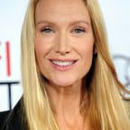 Kelly Lynch