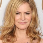 Jennifer Jason Leigh