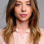 Анна Лоре