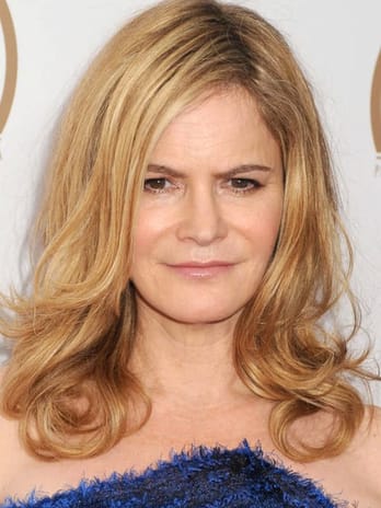 Jennifer Jason Leigh