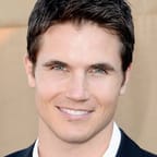 Robbie Amell