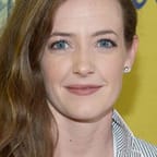 Stephanie Allynne