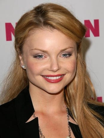 Izabella Miko