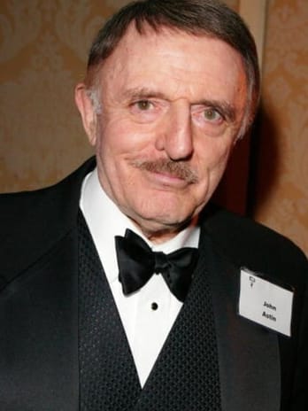 Джон Эстин
